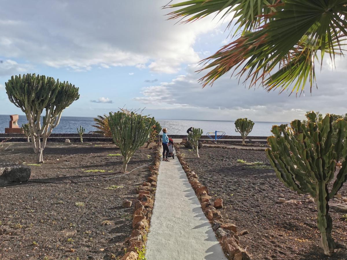 Calypso, Apartamento Completo Con Vistas Al Mar Y A La Piscina En Costa Teguise Exterior photo
